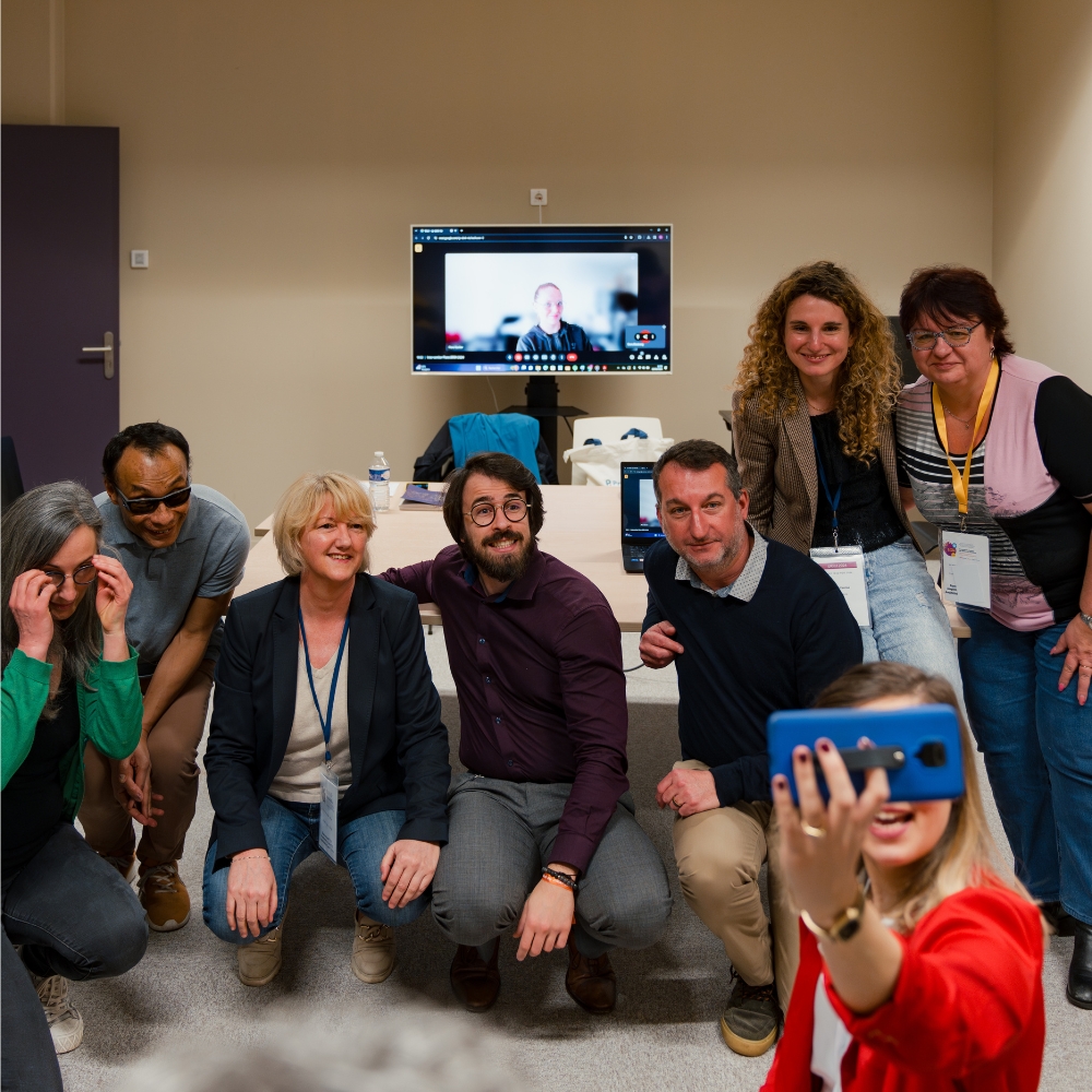 Participez aux ateliers de sensibilisation au handicap en entreprise animés par Dora Blasberg pour promouvoir l'inclusion et la diversité dans vos équipes.